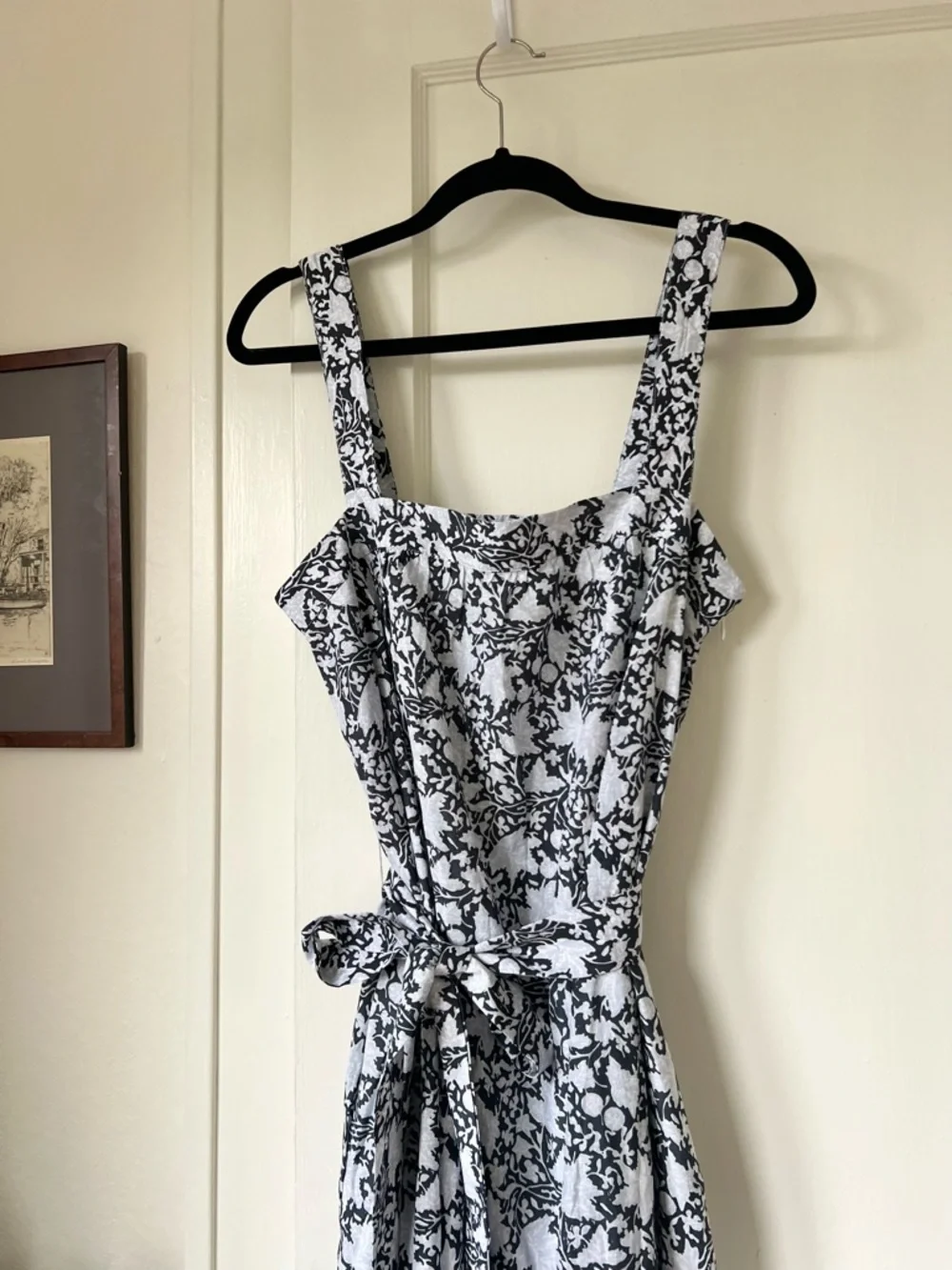 Club Monaco City to Beach Tie-Waist Midi Dress - Picture 5 of 11